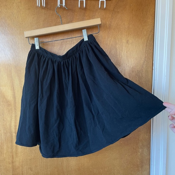 American Apparel | Black Classic Skater Skirt - Picture 3 of 4
